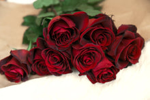 Cargar imagen en el visor de la galería, Ram de roses vermelles